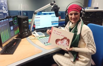 Olga Avell&aacute;n present&oacute; en Elda su emotivo libro&nbsp;"Mi mam&aacute; no tiene pelo"