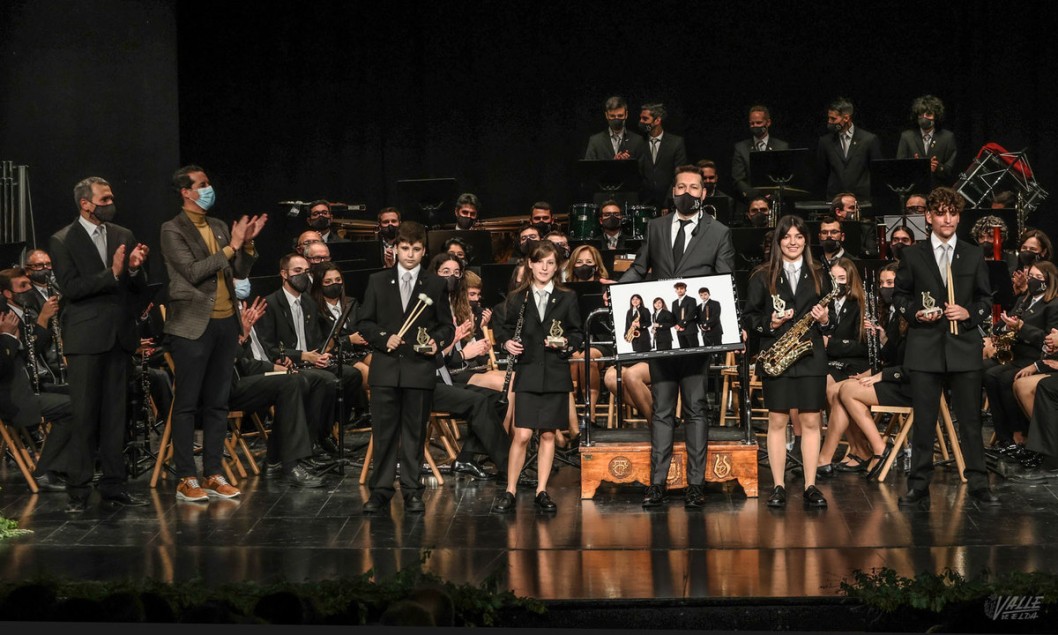 El Teatro Castelar vuelve a llenarse para disfrutar de la AMCE Santa Cecilia El Teatro Castelar vuelve a llenarse para disfrutar de la AMCE Santa Cecilia