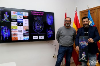 La Falla Estaci&oacute;n recauda fondos con un calendario