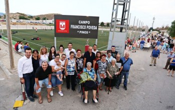 Elda bautiza dos campos de la Sismat como Francisco Poveda &ldquo;Pinos&rdquo; y Paco Gallardo en un emotivo acto