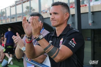 Dani Ponz: &ldquo;El Eldense ser&aacute; un rival dif&iacute;cil de matar esta temporada&rdquo;