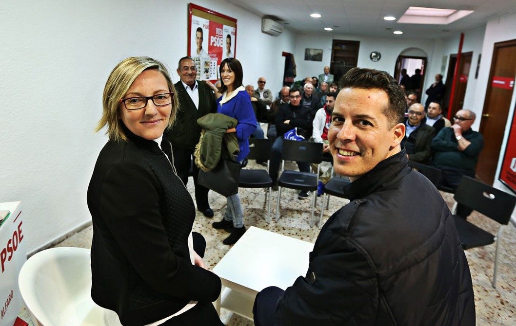 La consellera Mª José Salvador se compromete en Elda a mejorar el transporte público La consellera Mª José Salvador se compromete en Elda a mejorar el transporte público
