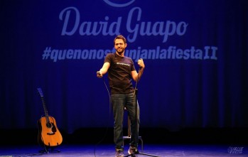 El monologuista David Guapo hizo re&iacute;r a carcajadas al Teatro Cervantes de Petrer