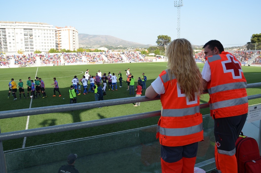 Cruz Roja no da cobertura sanitaria al Deportivo Eldense "porque no se ha renovado el convenio" Cruz Roja no da cobertura sanitaria al Deportivo Eldense "porque no se ha renovado el convenio"