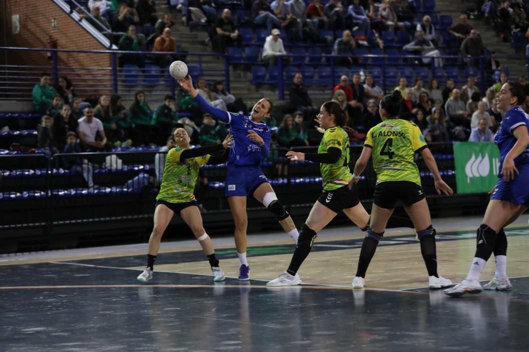 Al Elda Prestigio se le escapa la victoria en un partido igualado (21-20) Al Elda Prestigio se le escapa la victoria en un partido igualado (21-20)