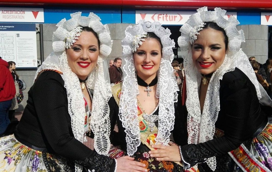 La Fallera Mayor de Elda y sus Damas de Honor participaron con éxito en Fitur La Fallera Mayor de Elda y sus Damas de Honor participaron con éxito en Fitur