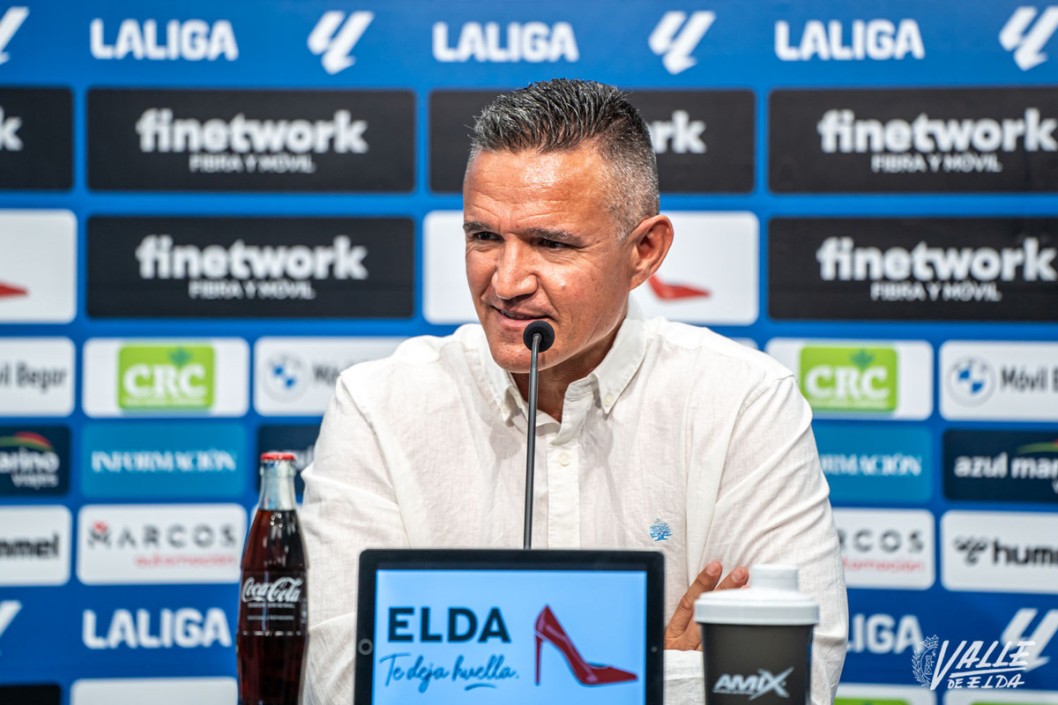 Dani Ponz: "Frente al Cádiz habrá una gran rivalidad deportiva" Dani Ponz: "Frente al Cádiz habrá una gran rivalidad deportiva"
