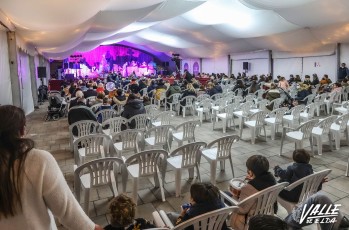 Actividades f&iacute;sicas para mayores en la carpa de la Plaza Castelar