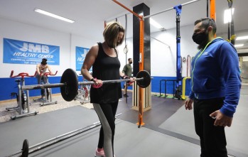 Mejora tu forma f&iacute;sica con JMB Healthy Center con entrenamientos din&aacute;micos y divertidos