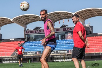 El CD Eldense vuelve a los entrenamientos