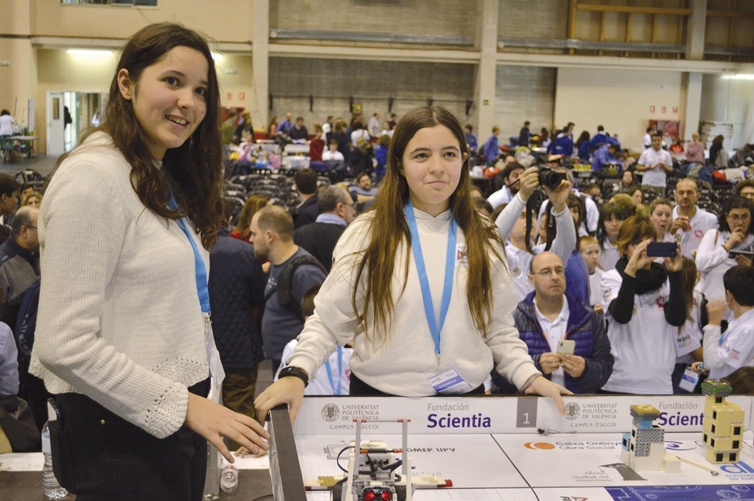 Más de 850 estudiantes participan en tres concursos de programación y robótica en el Campus de Alcoy de la UPV Más de 850 estudiantes participan en tres concursos de programación y robótica en el Campus de Alcoy de la UPV