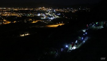 Ruta a Bateig bajo la luz de la luna