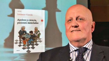Leontxo Garc&iacute;a o la pasi&oacute;n del ajedrez