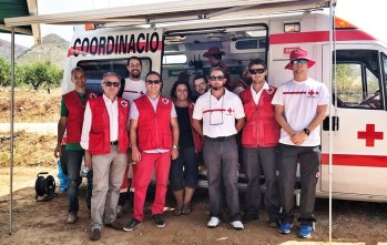 Cruz Roja de Elda asiste a los afectados por el incendio de Llutxent