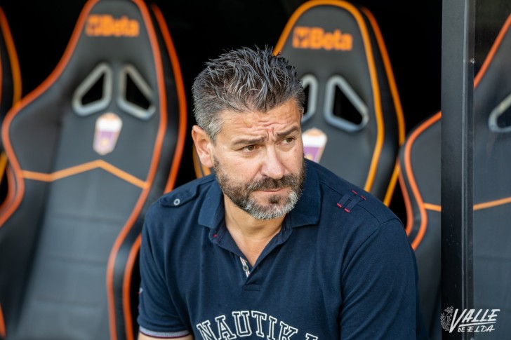 Fernando Est&eacute;vez: "El Andorra nos va a someter pero tengo a los mejores jugadores y debemos mostrar personalidad"