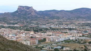 El desempleo baja en Elda y Petrer en 65 personas