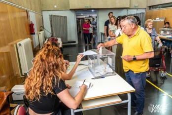 La ciudadan&iacute;a de Elda y Petrer vota al Parlamento Europeo