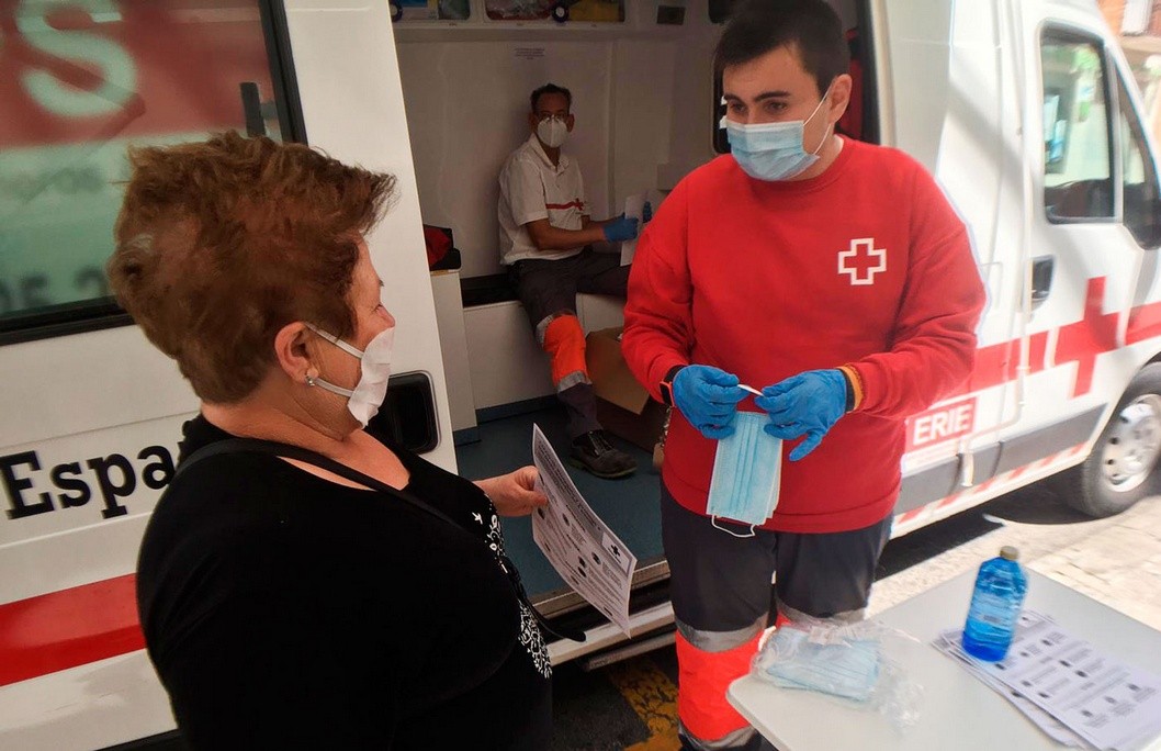 Petrer destina 10.000 euros a un nuevo convenio con Cruz Roja para ayudas de primera necesidad Petrer destina 10.000 euros a un nuevo convenio con Cruz Roja para ayudas de primera necesidad