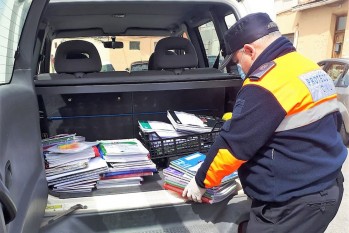 Educaci&oacute;n reparte el material escolar a m&aacute;s de 250 estudiantes de Elda