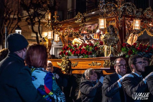 Devoci&oacute;n en la Procesi&oacute;n del Santo Entierro