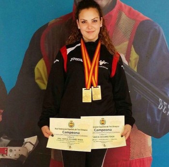 La tiradora eldense Alicia Olivares gana dos oros en la Copa Federaci&oacute;n de Espa&ntilde;a
