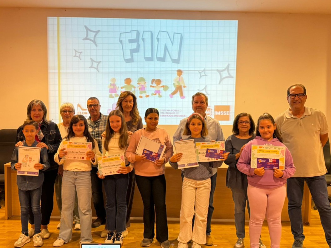 Elda entrega los premios del Segundo Concurso de Narrativa Ilustrada con motivo del Mes del Mayor