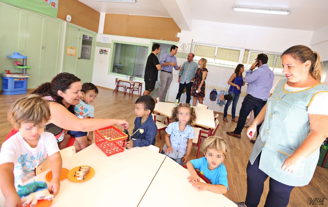 El colegio Miguel Servet incorpora este curso un aula para niños de 2 a 3 años El colegio Miguel Servet incorpora este curso un aula para niños de 2 a 3 años