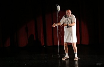 Santi Rodr&iacute;guez hizo re&iacute;r al Teatro Castelar con un espect&aacute;culo basado en su infarto