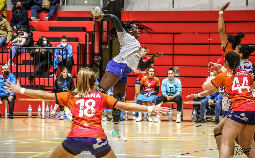 Las jugadoras del Elda Prestigio decidieron en la segunda parte Las jugadoras del Elda Prestigio decidieron en la segunda parte