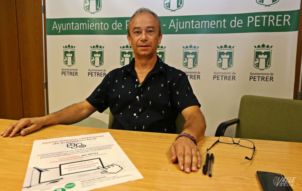 Petrer recuerda que las asociaciones sin certificado electrónico no podrán realizar tramitaciones Petrer recuerda que las asociaciones sin certificado electrónico no podrán realizar tramitaciones