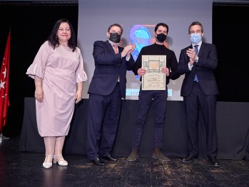 El eldense Alejandro Mart&iacute;nez gana el 57&ordm; Premio Reina Sof&iacute;a de Pintura y Escultura