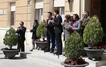 Elda muestra su repulsa ante los atentados de Bruselas