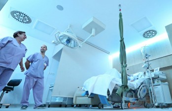 El Hospital instala lianas para promover los partos verticales