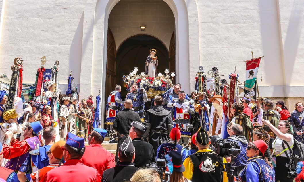 Gran fervor festero en el Traslado del Santo Gran fervor festero en el Traslado del Santo