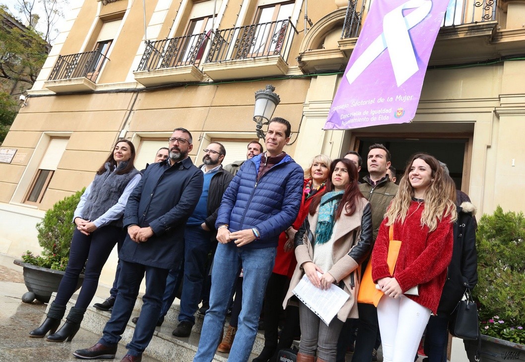 Elda se posiciona en contra de la violencia machista Elda se posiciona en contra de la violencia machista