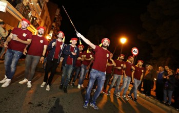 Las "Entraetas" anuncian la llegada de los Moros y Cristianos de Petrer