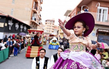 La ilusi&oacute;n y alegr&iacute;a de los ni&ntilde;os iluminan Petrer con su Desfile Infantil