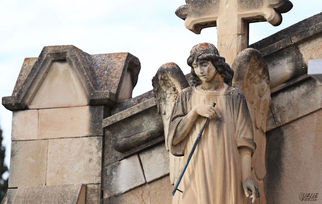 La Cofradía de los Santos Patronos celebra una misa de difuntos La Cofradía de los Santos Patronos celebra una misa de difuntos
