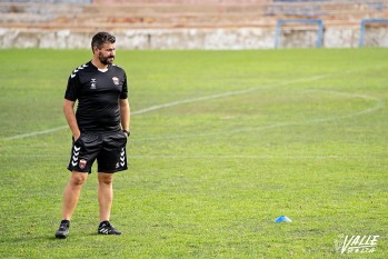 Fernando Est&eacute;vez: "El Espanyol es un rival hist&oacute;rico llamado al ascenso, pero buscaremos ganar"
