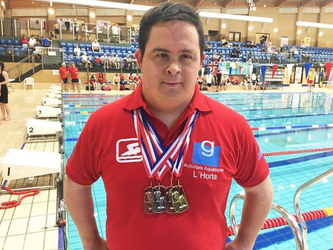 El nadador eldense Nacho Gil gana cuatro medallas en el Campeonato Europeo de Síndrome de Down El nadador eldense Nacho Gil gana cuatro medallas en el Campeonato Europeo de Síndrome de Down