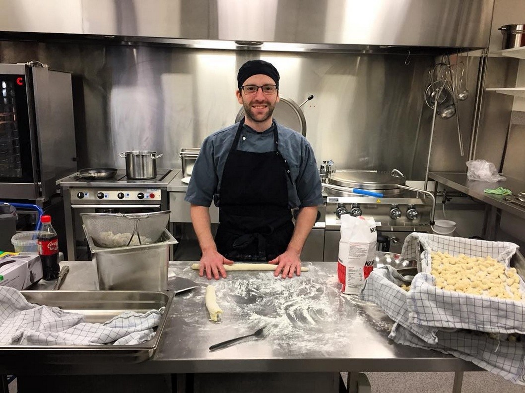 Saúl Ferrero, cocinero afincado en Islandia: “Lo que más me sorprendió fueron los días con luz solar durante 24 horas” Saúl Ferrero, cocinero afincado en Islandia: “Lo que más me sorprendió fueron los días con luz solar durante 24 horas”