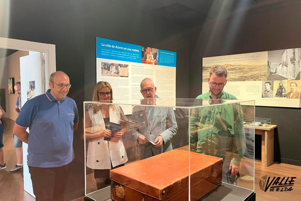 El Museo Dámaso Navarro de Petrer acoge la exposición “La maleta de Azorín” El Museo Dámaso Navarro de Petrer acoge la exposición “La maleta de Azorín”