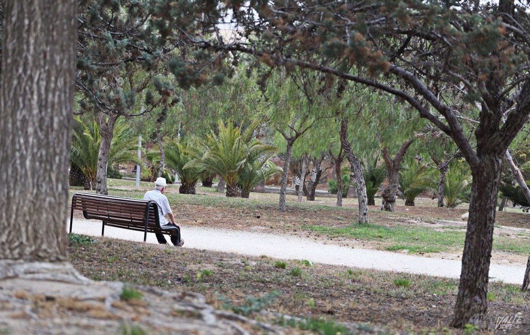 Los Jardines del Vinalopó serán el escenario de una representación teatral de Carasses esta noche Los Jardines del Vinalopó serán el escenario de una representación teatral de Carasses esta noche