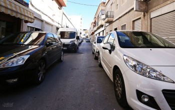 Vuelve el caos a Elda tras el cambio semestral de aparcamiento