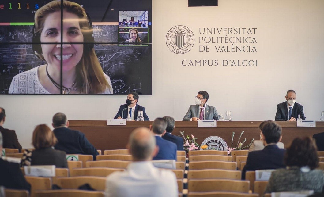 Nuria Oliver inaugura el curso académico en el Campus de Alcoy de la Universidad Politécnica de Valencia Nuria Oliver inaugura el curso académico en el Campus de Alcoy de la Universidad Politécnica de Valencia