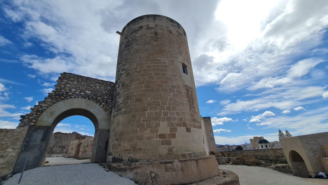 El Ayuntamiento de Elda continúa con la recuperación del Castillo-Palacio El Ayuntamiento de Elda continúa con la recuperación del Castillo-Palacio