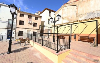 El casco hist&oacute;rico de Petrer estrena una nueva plaza