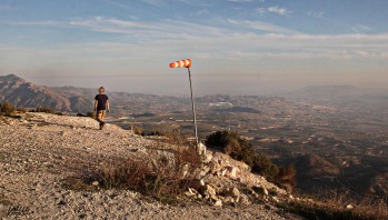 Rescatan en helic&oacute;ptero a un parapentista tras sufrir un accidente en el paraje "El Palomaret" de Petrer