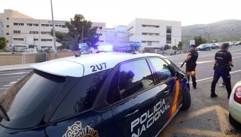 Detienen a un hombre por herir a su hijo e intentar rematarlo con una escopeta en el Hospital