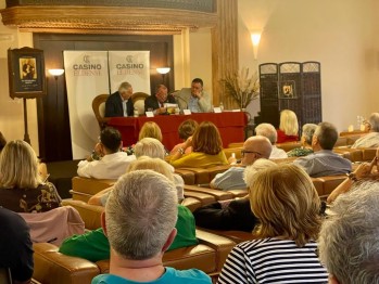 Jos&eacute; Mar&iacute;a Amat present&oacute; su primera novela sobre el destacado mas&oacute;n valenciano Aurelio Blasco